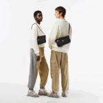 Lacoste bolsa com zíper de fibra reciclada mulheres patch noir l51 88BL1968