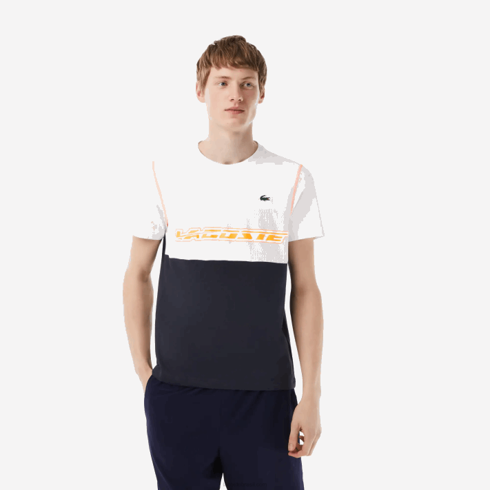 lacoste_camiseta_tenis_x_daniil_medvedev_homens_branco_azul_laranja_wyi_88bl26.png Lacoste camiseta tênis x daniil medvedev homens branco azul laranja wyi 88BL26 - Image 1
