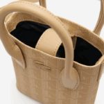 Lacoste mini bolsa com estampa de monograma mulheres viennois bege l01 88BL2790 - Image 4
