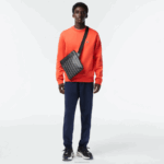 Lacoste the blend bolsa de ombro com estampa de monograma homens monograma noir gris h45 88BL1941